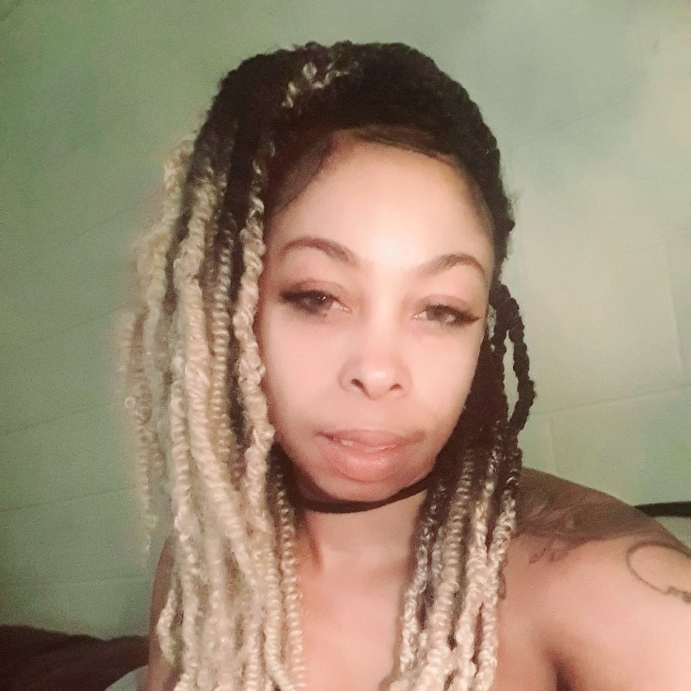 Meet your Posher, Tiffany